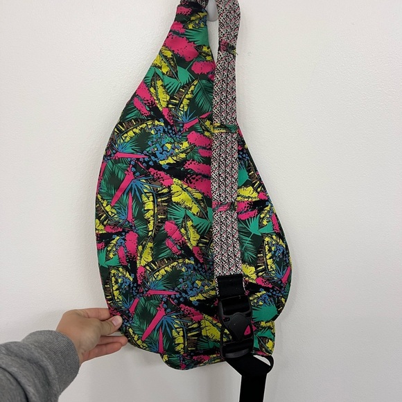 KAVU Colorful Leaf Pattern Sling Bag - Picture 2 of 3